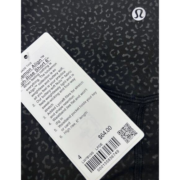 lululemon size 4 Align HR Short 6” inseam- 

black embossed short -new w/tags - Picture 3 of 4